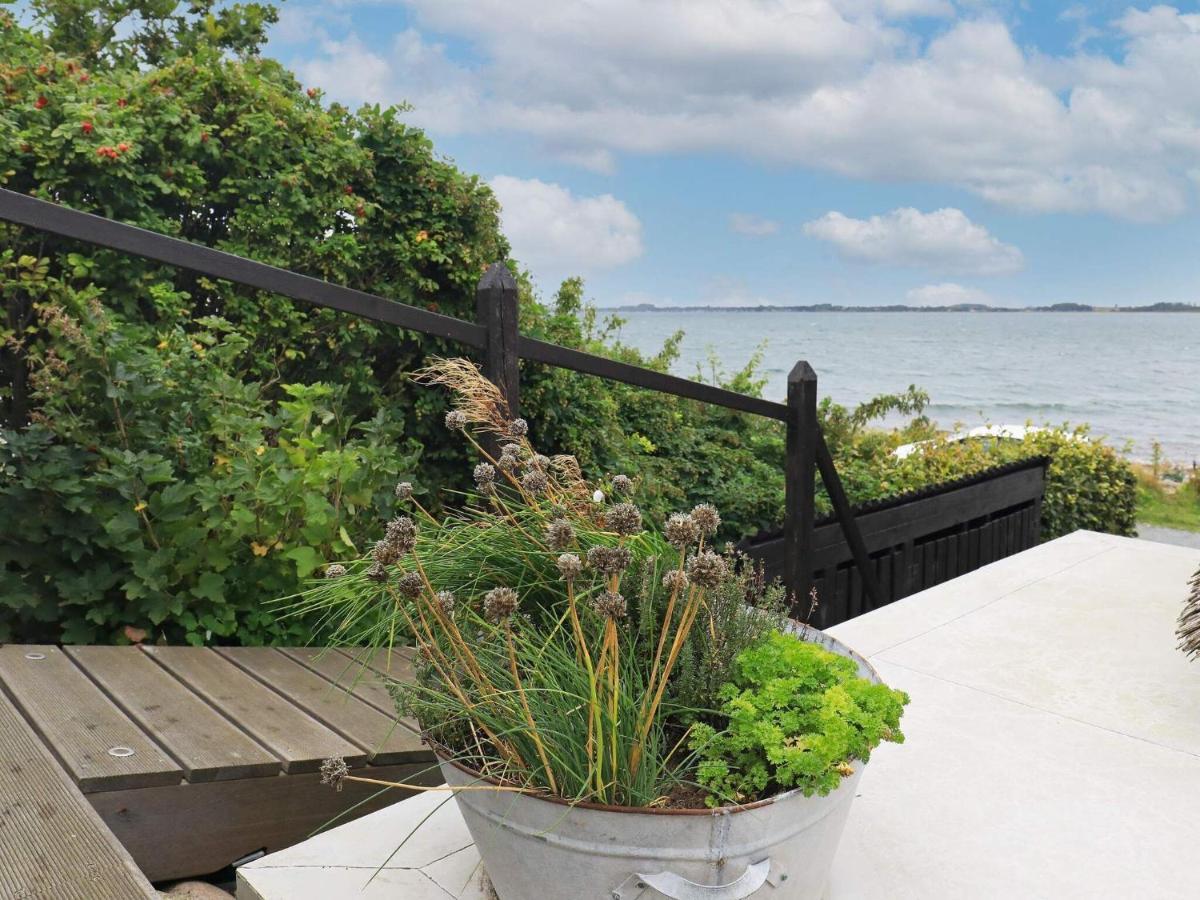 4 Person Holiday Home In Mesinge ภายนอก รูปภาพ